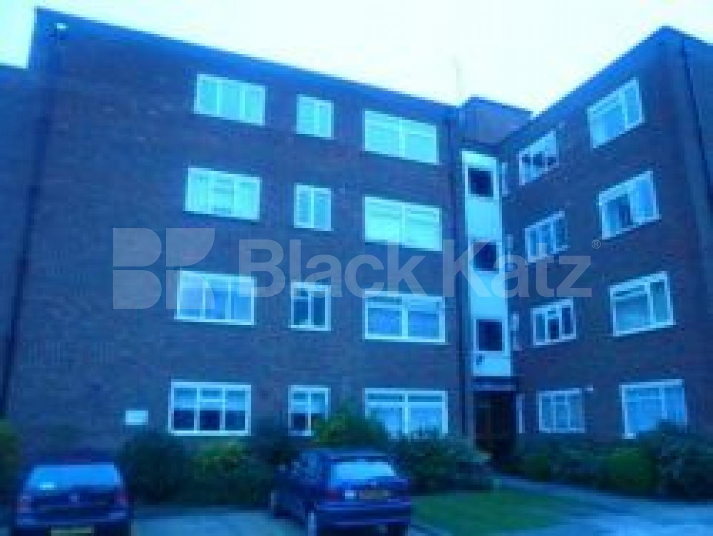 			2 Bedroom, 1 bath, 1 reception Flat			 Chase Side, SOUTHGATE N14